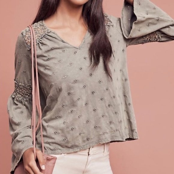 Anthropologie Eri + Ali Calvie Boho Eyelet Long Sleeve Bell Sleeve Top XS Green - Picture 1 of 5